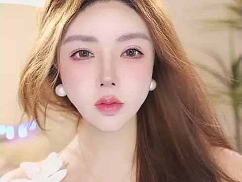 Изображение секс-шоу модели Qiaoqiao__