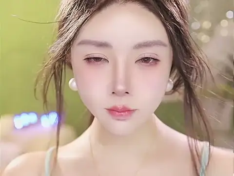 Изображение секс-шоу модели Qiaoqiao__