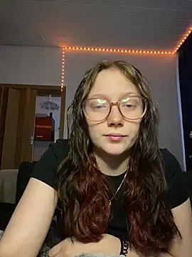 YoungLisaa18's sex show image