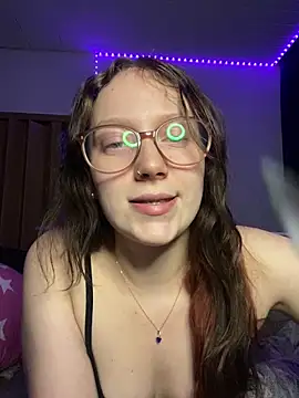 YoungLisaa18's sex show image