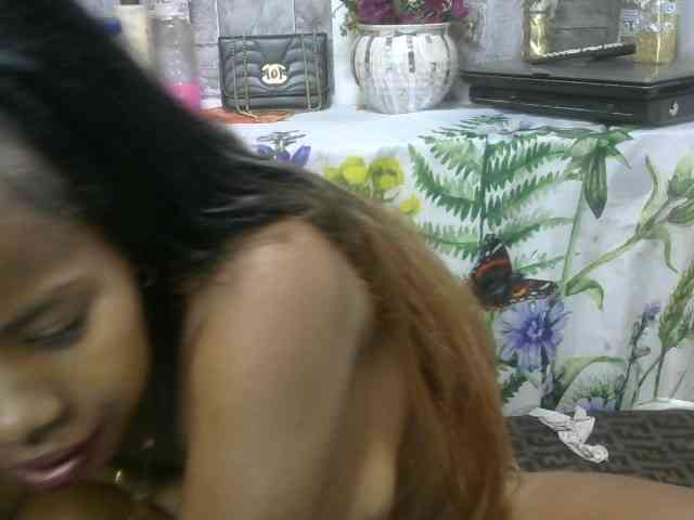 Изображение секс-шоу модели Maha19x