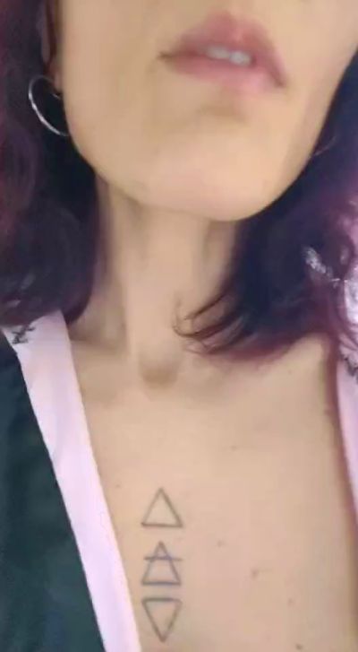 Caledoniax2's sex show image