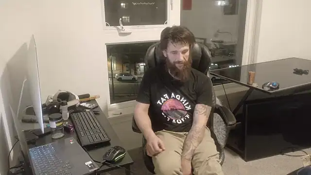 Armyexhibitionistvet's sex show image Armyexhibitionistvet's sex show image