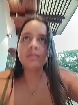 Julieth_hot-69's sex show image