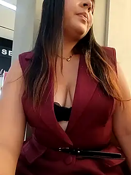 Julieth_hot-69's sex show image