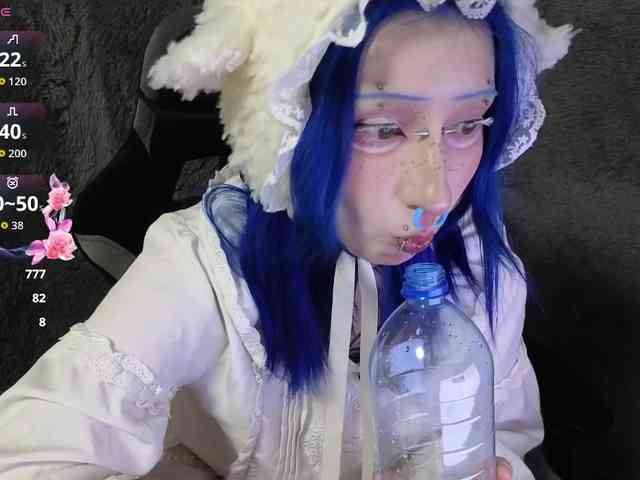 YoungAlice1's sex show image