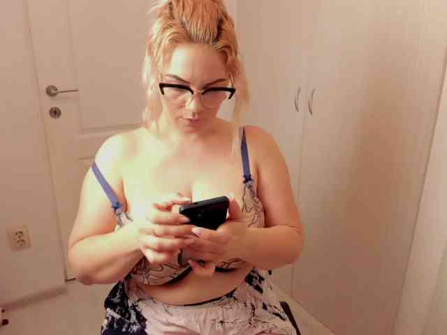 Изображение секс-шоу модели SherrySquirts Изображение секс-шоу модели SherrySquirts