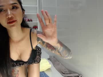 asianqueen93's sex show image