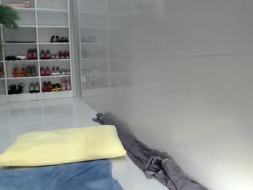 asianqueen93's sex show image asianqueen93's sex show image