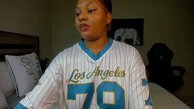 Renee-18's sex show image