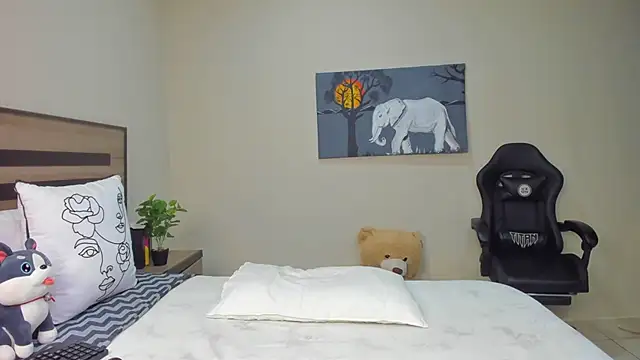 Renee-18's sex show image