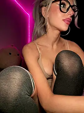 Изображение секс-шоу модели katyaaxo Изображение секс-шоу модели katyaaxo