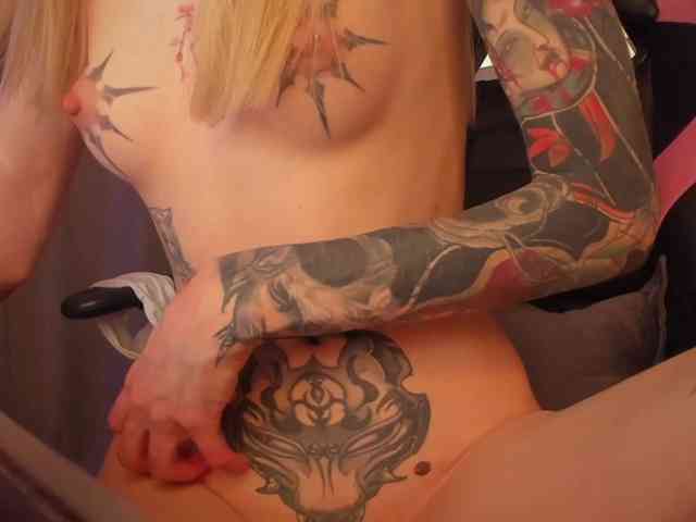 Mini-tiny's sex show image