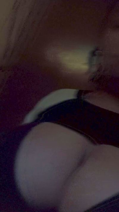 Luzz21's sex show image