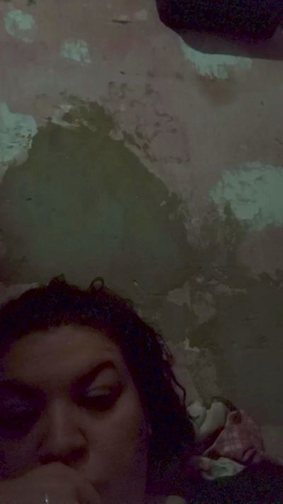 Luzz21's sex show image