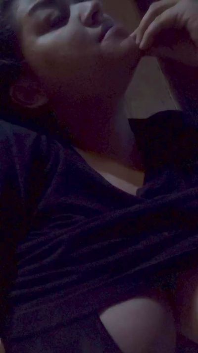 Luzz21's sex show image