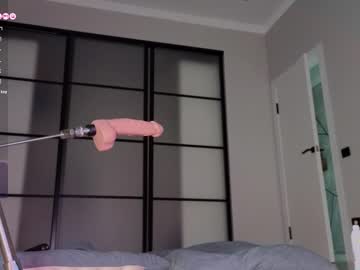 lunajii's sex show image