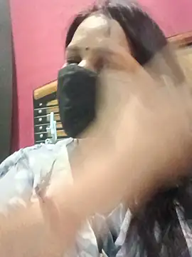 01Mona's sex show image