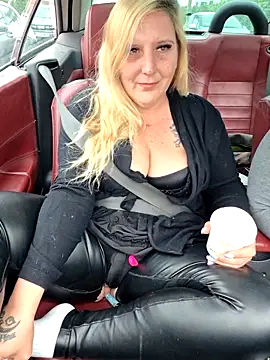 BecciDeluxe's sex show image