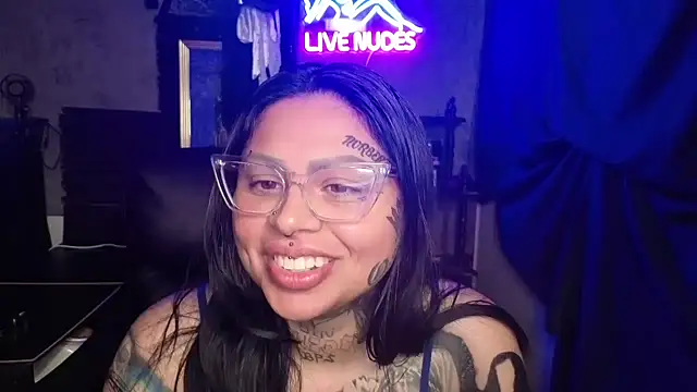 chicanachic13's sex show image