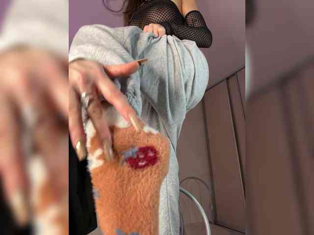 Bonne-Aurore's sex show image