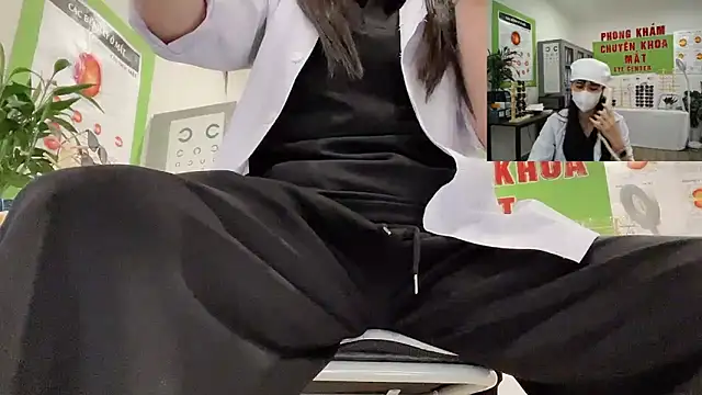Sneaky_Cumshoot's sex show image