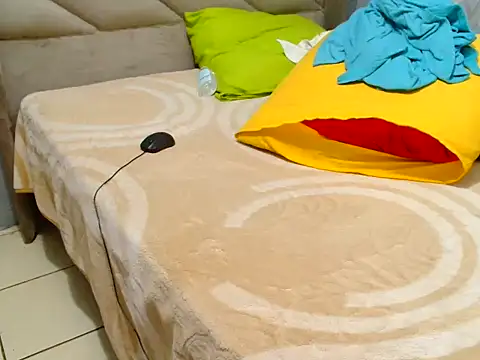 Hips2seyy86's sex show image