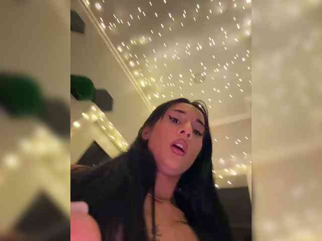 Изображение секс-шоу модели Adel9