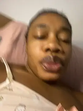 _yisela_'s sex show image