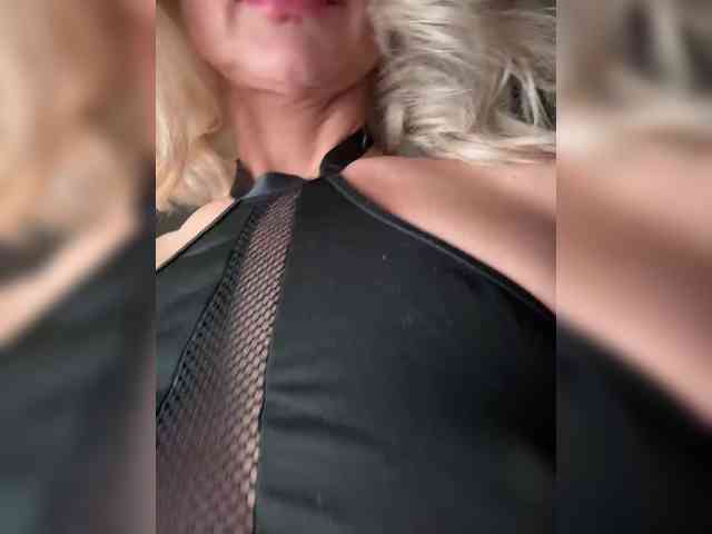 -Molly-'s sex show image
