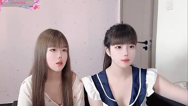 TT-XXTT's sex show image