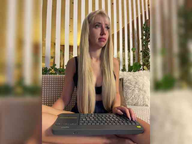 Sexshow-Bild von MiaLiaHot