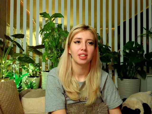 Sexshow-Bild von MiaLiaHot Sexshow-Bild von MiaLiaHot