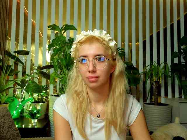 Sexshow-Bild von MiaLiaHot Sexshow-Bild von MiaLiaHot