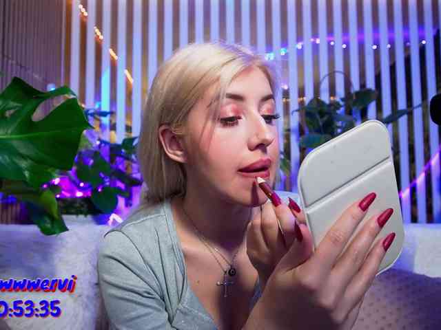 MiaLiaHot's sex show image