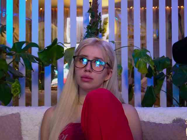 MiaLiaHot's sex show image