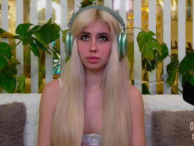 MiaLiaHot's sex show image