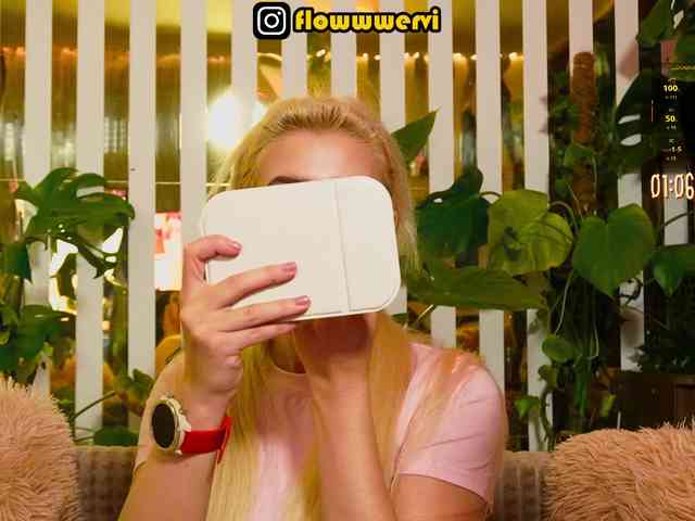 MiaLiaHot's sex show image