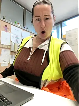 bichota85's sex show image