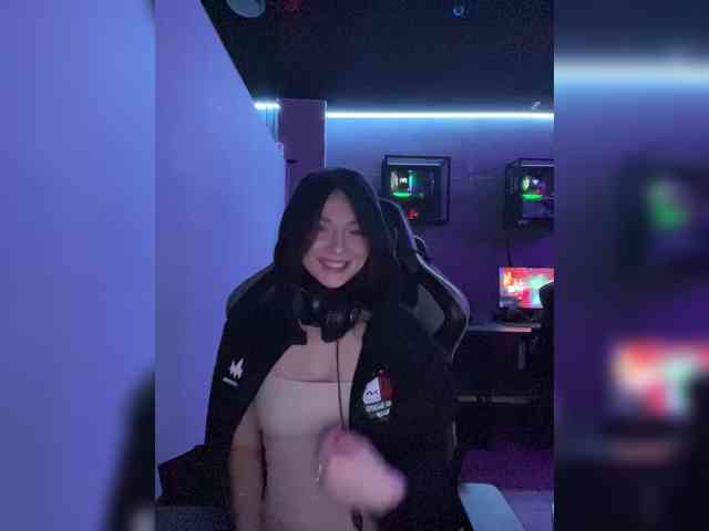 Изображение секс-шоу модели OlivkaVif