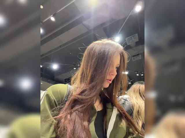 Изображение секс-шоу модели OlivkaVif