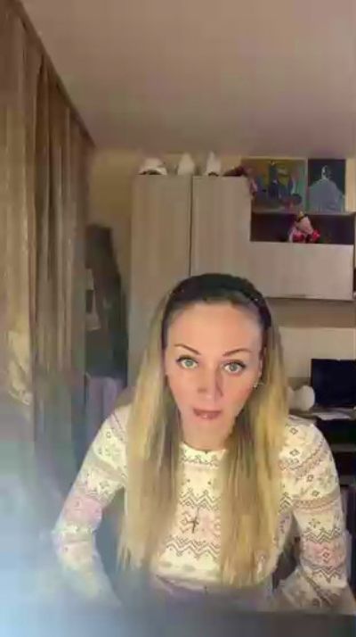 Loldoll's sex show image