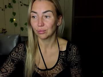 ay_kiss_jully's sex show image