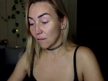 ay_kiss_jully's sex show image