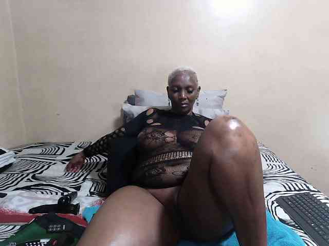 CreamyBum's sex show image