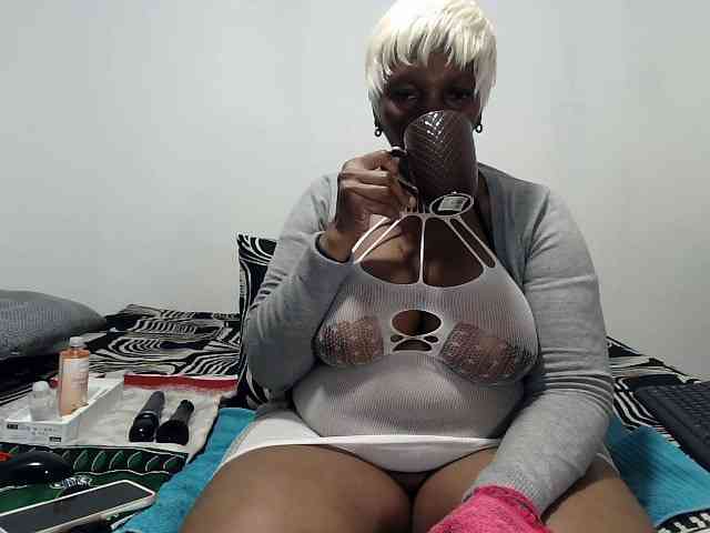 CreamyBum's sex show image