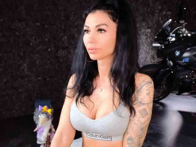 -BABAYAGA-'s sex show image