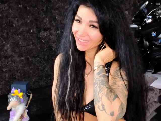 Изображение секс-шоу модели -BABAYAGA- Изображение секс-шоу модели -BABAYAGA-