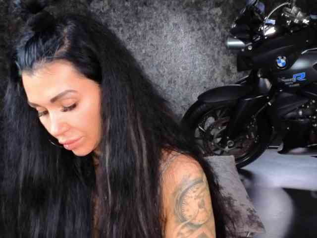 Изображение секс-шоу модели -BABAYAGA- Изображение секс-шоу модели -BABAYAGA-