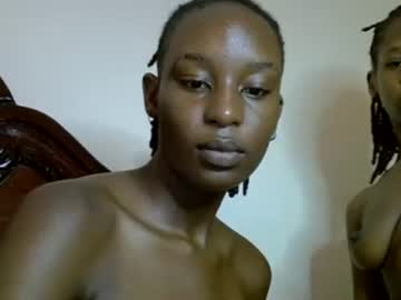 lutino_lovebirds's sex show image